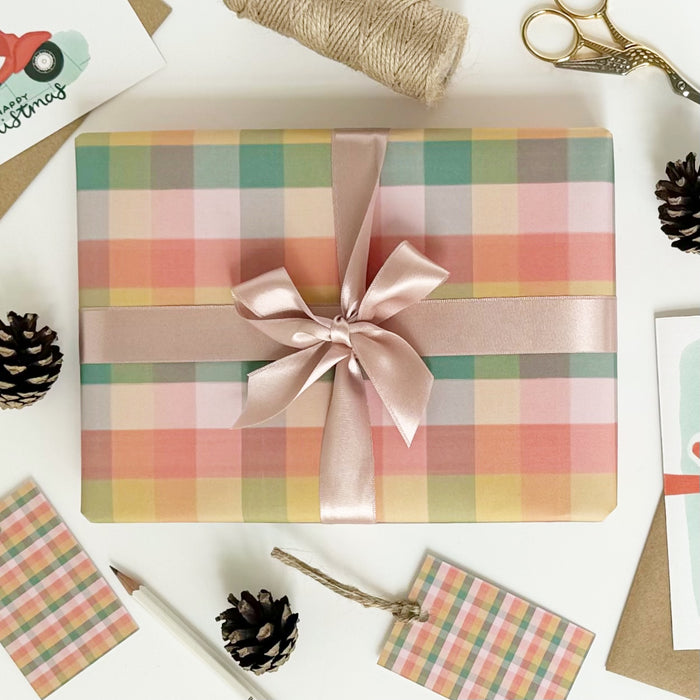 Olde Christmas Shoppe - Chequered Gift Wrap
