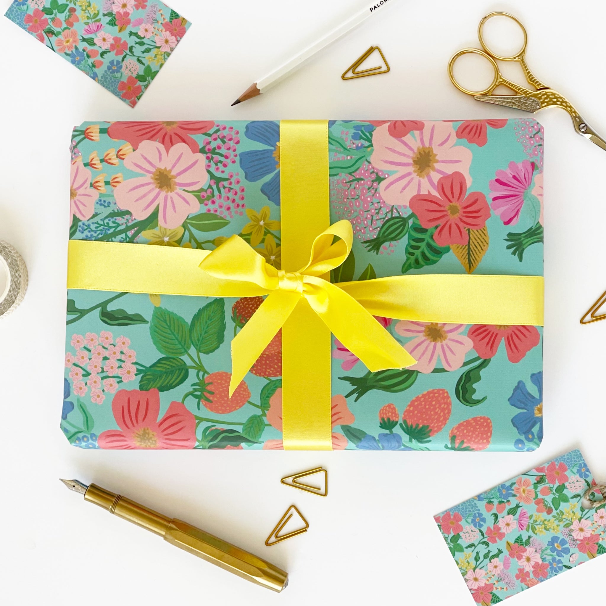 Summer Flowers Green - Eco Friendly Gift Wrap & Tags